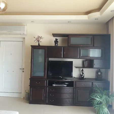 Апартаменти Annamaria House *